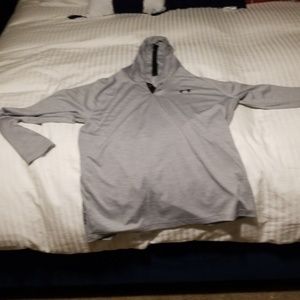 Under armour hooded long sleeve shirt